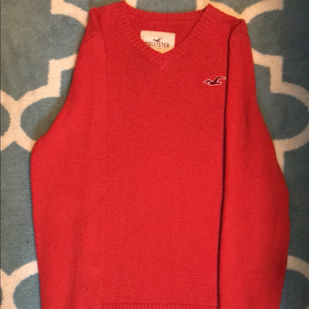 Hollister sweater LIKE NEW!!